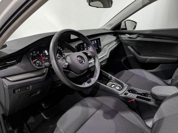 Skoda Octavia IV (A8) с пробегом 2021 года, цена 2 425 000 рублей, 53778 км, лифтбек, Автокод Объявления