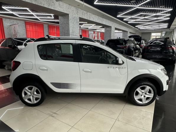 Renault Sandero II с пробегом 2017 года, цена 1 265 000 рублей, 68984 км, хэтчбек, Автокод Объявления