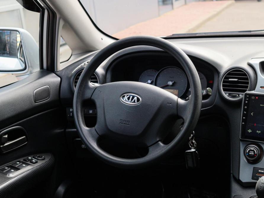 Kia Carens II (UN) Москва  - изображение 12