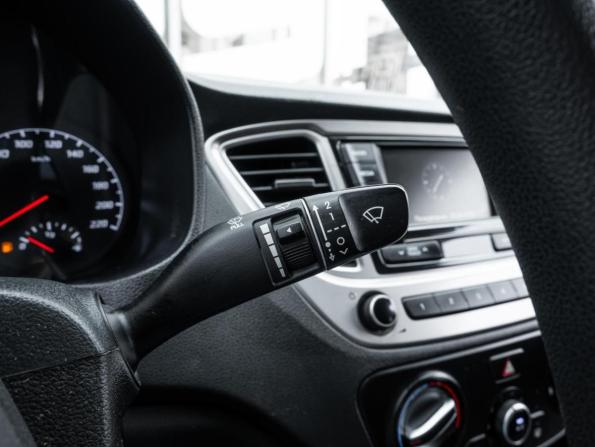 Hyundai Accent V Рестайлинг с пробегом 2023 года, цена 1 802 000 рублей, 30292 км, седан, Автокод Объявления