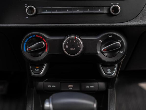 Kia Rio IV Рестайлинг с пробегом 2021 года, цена 1 650 000 рублей, 134469 км, хэтчбек, Автокод Объявления