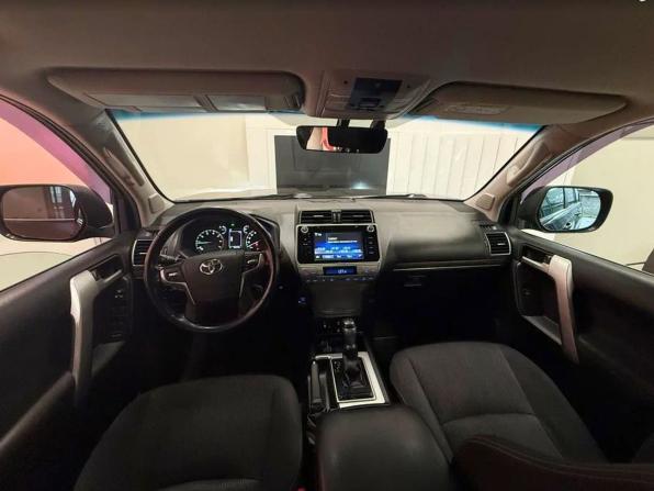 Toyota Land Cruiser Prado 150 Series Рестайлинг 2 с пробегом 2019 года, цена 5 449 000 рублей, 83000 км, внедорожник, Автокод Объявления