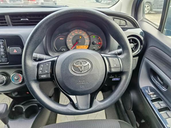 Toyota Vitz III (XP130) Рестайлинг 2 с пробегом 2018 года, цена 1 200 000 рублей, 129623 км, хэтчбек, Автокод Объявления