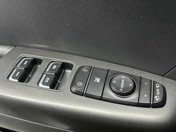 Kia Sportage IV Рестайлинг с пробегом 2018 года, цена 1 899 000 рублей, 124486 км, внедорожник, Автокод Объявления