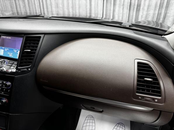 Infiniti FX II (S51) Рестайлинг с пробегом 2012 года, цена 1 800 000 рублей, 181557 км, внедорожник, Автокод Объявления