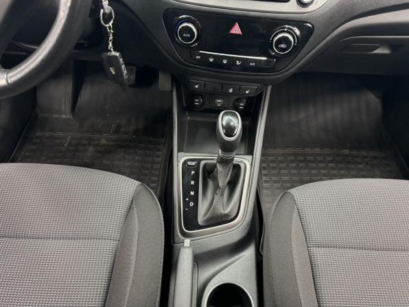 Hyundai Solaris II с пробегом 2019 года, цена 1 499 000 рублей, 122748 км, седан, Автокод Объявления