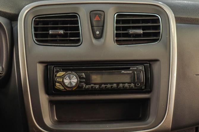 Renault Logan II с пробегом 2014 года, цена 599 000 рублей, 265517 км, седан, Автокод Объявления