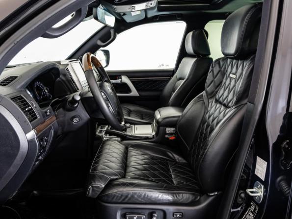 Toyota Land Cruiser 200 Series Рестайлинг 2 с пробегом 2017 года, цена 5 499 000 рублей, 214151 км, внедорожник, Автокод Объявления