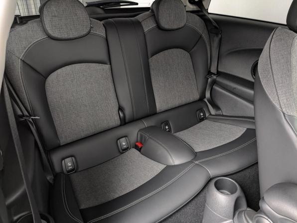 Mini Hatch III (F55/F56) Рестайлинг с пробегом 2019 года, цена 2 690 000 рублей, 86114 км, хэтчбек, Автокод Объявления