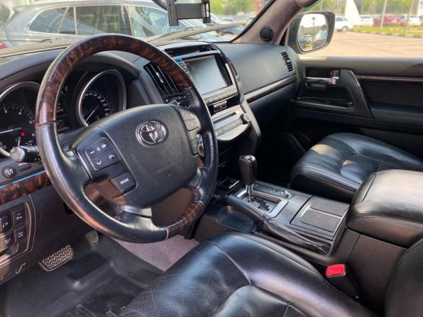 Toyota Land Cruiser 200 Series Рестайлинг 1 с пробегом 2013 года, цена 3 170 000 рублей, 366989 км, внедорожник, Автокод Объявления