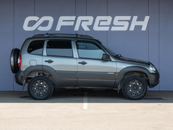 Chevrolet Niva I Рестайлинг с пробегом 2018 года, цена 620 000 рублей, 182264 км, внедорожник, Автокод Объявления