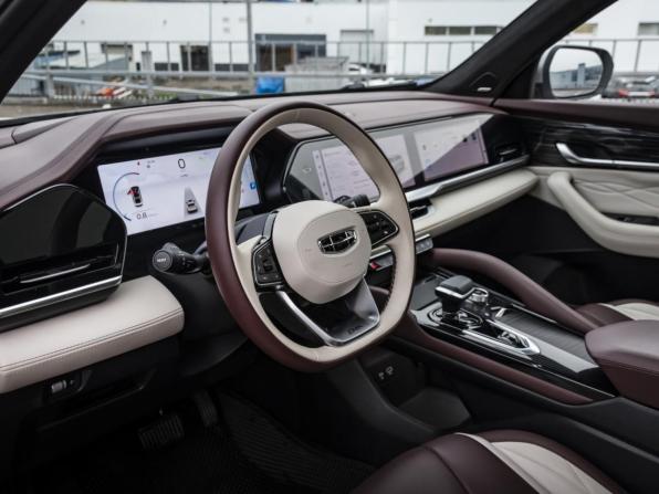 Geely Monjaro I с пробегом 2024 года, цена 3 429 000 рублей, 41800 км, внедорожник, Автокод Объявления