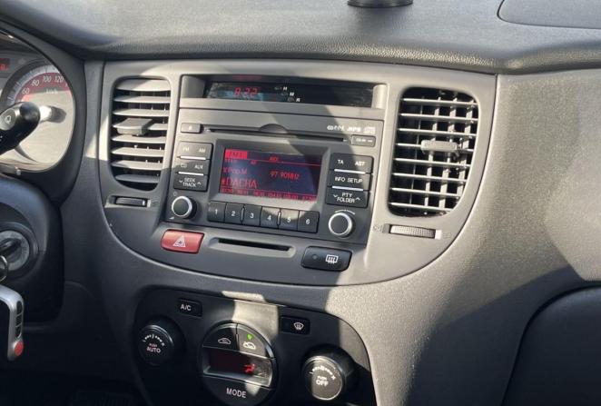 Kia Rio II Рестайлинг с пробегом 2011 года, цена 650 000 рублей, 156667 км, седан, Автокод Объявления