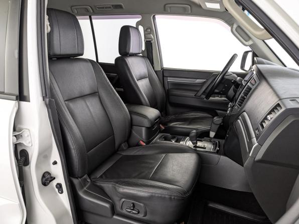 Mitsubishi Pajero IV Рестайлинг 2 с пробегом 2018 года, цена 2 900 000 рублей, 142613 км, внедорожник, Автокод Объявления