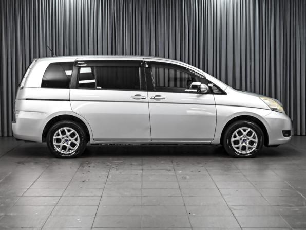 Toyota ISis I Рестайлинг с пробегом 2011 года, цена 979 000 рублей, 174625 км, компактвэн, Автокод Объявления