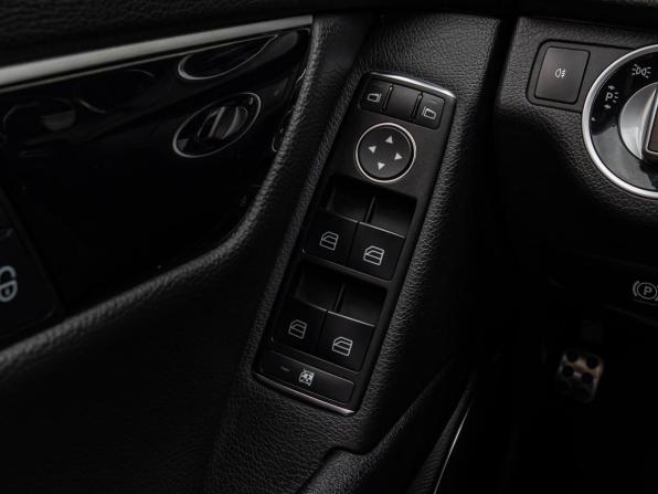 Mercedes-Benz C-Класс III (W204) Рестайлинг с пробегом 2012 года, цена 1 390 000 рублей, 139845 км, седан, Автокод Объявления