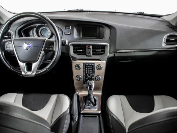 Volvo V40 II с пробегом 2013 года, цена 1 109 158 рублей, 239415 км, хэтчбек, Автокод Объявления