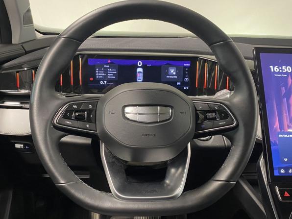 Geely Atlas II с пробегом 2023 года, цена 2 300 000 рублей, 58949 км, внедорожник, Автокод Объявления