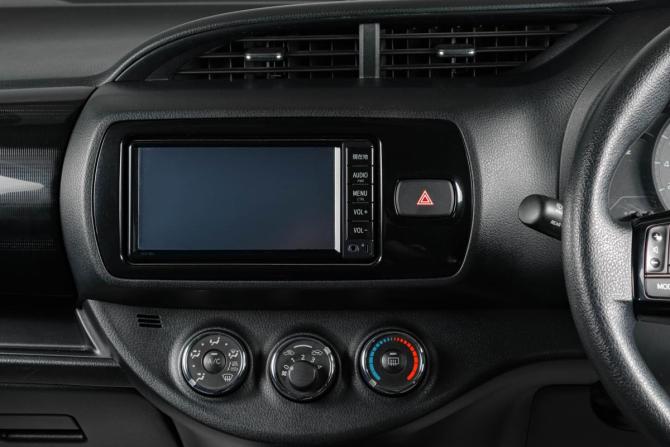 Toyota Vitz III (XP130) Рестайлинг 2 с пробегом 2017 года, цена 1 299 000 рублей, 107297 км, хэтчбек, Автокод Объявления