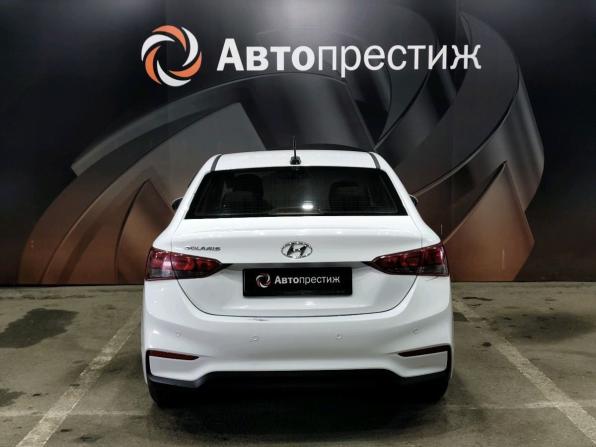 Hyundai Solaris II с пробегом 2017 года, цена 880 000 рублей, 195912 км, седан, Автокод Объявления