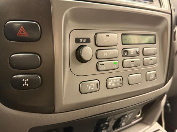 Toyota Land Cruiser 100 Series Рестайлинг 2 с пробегом 2006 года, цена 2 399 000 рублей, 357000 км, внедорожник, Автокод Объявления
