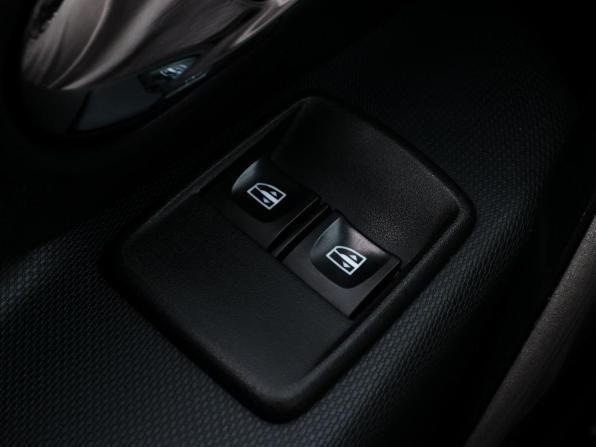 Renault Sandero II Рестайлинг с пробегом 2019 года, цена 1 059 000 рублей, 48154 км, хэтчбек, Автокод Объявления