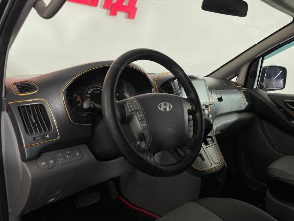 Hyundai H-1 II с пробегом 2010 года, цена 1 549 000 рублей, 312538 км, минивэн, Автокод Объявления