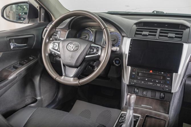 Toyota Camry VIII (XV70) Рестайлинг с пробегом 2017 года, цена 1 299 000 рублей, 420000 км, седан, Автокод Объявления