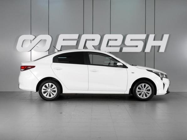 Kia Rio IV Рестайлинг с пробегом 2022 года, цена 1 529 000 рублей, 70482 км, седан, Автокод Объявления