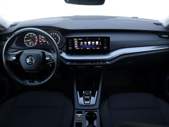 Skoda Octavia IV (A8) с пробегом 2021 года, цена 2 200 000 рублей, 77905 км, лифтбек, Автокод Объявления