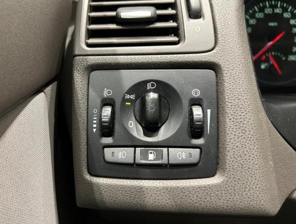 Volvo S40 II Рестайлинг с пробегом 2011 года, цена 699 000 рублей, 182170 км, седан, Автокод Объявления