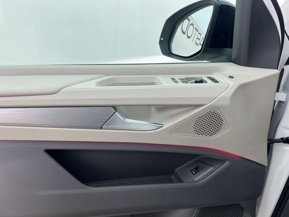 Volkswagen Multivan T7 с пробегом 2025 года, цена 9 975 000 рублей, 5109 км, минивэн, Автокод Объявления