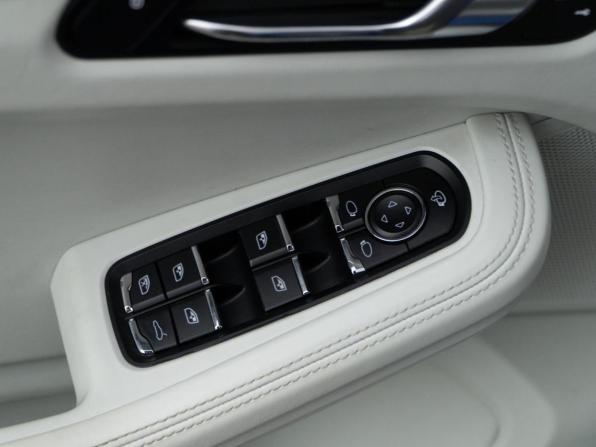 Porsche Macan I с пробегом 2015 года, цена 3 698 999 рублей, 109187 км, внедорожник, Автокод Объявления