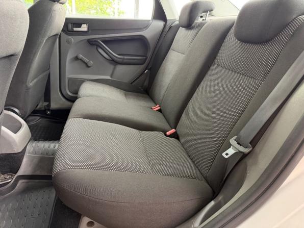 Ford Focus II Рестайлинг с пробегом 2010 года, цена 695 000 рублей, 185992 км, седан, Автокод Объявления