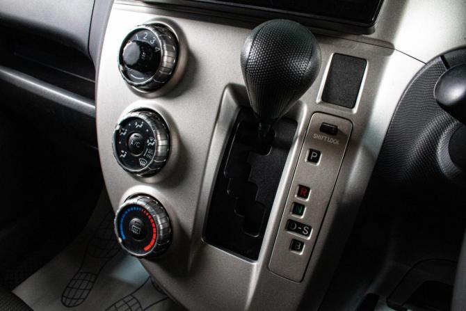 Toyota Ractis I с пробегом 2010 года, цена 829 000 рублей, 117500 км, хэтчбек, Автокод Объявления