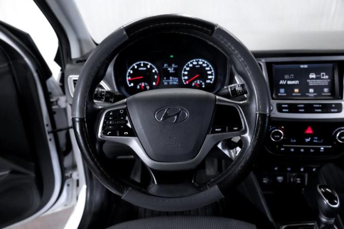 Hyundai Solaris II с пробегом 2019 года, цена 1 199 000 рублей, 205001 км, седан, Автокод Объявления