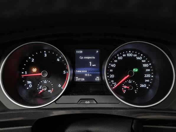 Volkswagen Tiguan II с пробегом 2018 года, цена 2 200 000 рублей, 237125 км, внедорожник, Автокод Объявления