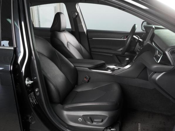 Toyota Camry VIII (XV70) Рестайлинг с пробегом 2023 года, цена 3 769 000 рублей, 29966 км, седан, Автокод Объявления
