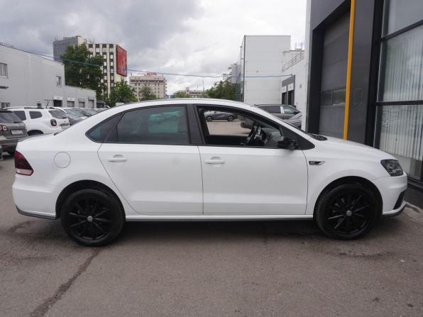 Volkswagen Polo V Рестайлинг с пробегом 2018 года, цена 1 190 000 рублей, 113400 км, седан, Автокод Объявления