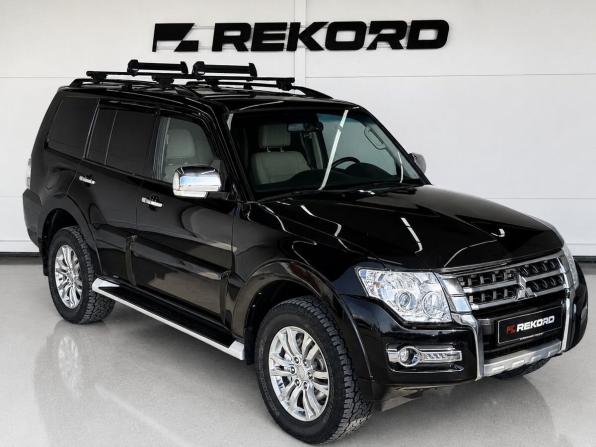 Mitsubishi Pajero IV Рестайлинг 2 с пробегом 2017 года, цена 2 849 000 рублей, 99700 км, внедорожник, Автокод Объявления