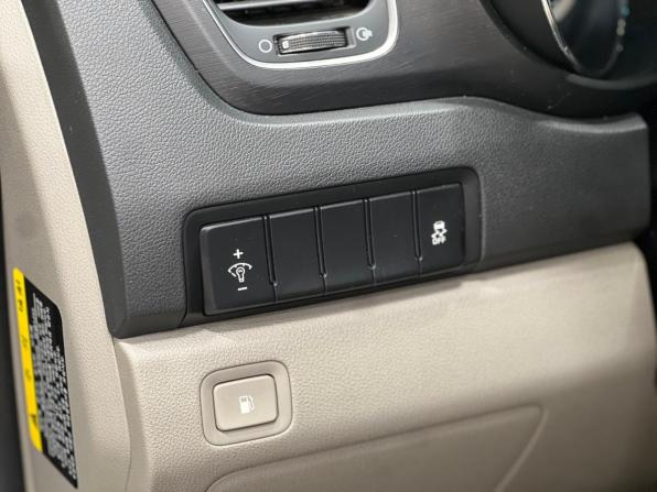 Kia Carnival III с пробегом 2020 года, цена 2 685 000 рублей, 89145 км, минивэн, Автокод Объявления