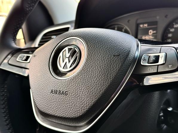 Volkswagen Polo V Рестайлинг с пробегом 2016 года, цена 969 000 рублей, 154600 км, седан, Автокод Объявления