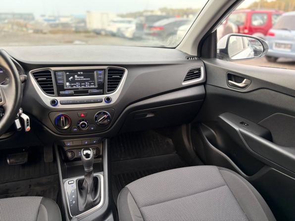 Hyundai Solaris II с пробегом 2017 года, цена 1 240 000 рублей, 114000 км, седан, Автокод Объявления