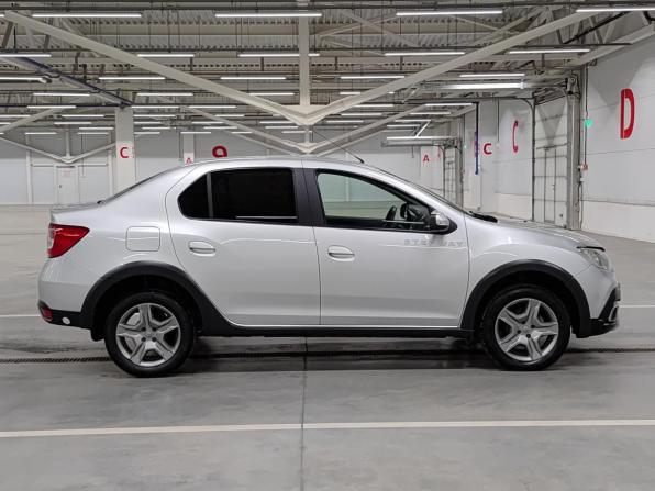 Renault Logan II Рестайлинг с пробегом 2020 года, цена 1 015 000 рублей, 71874 км, седан, Автокод Объявления