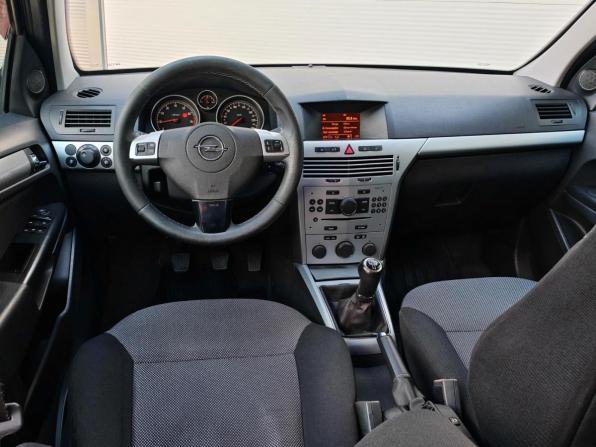 Opel Astra H Рестайлинг с пробегом 2011 года, цена 640 000 рублей, 279206 км, седан, Автокод Объявления