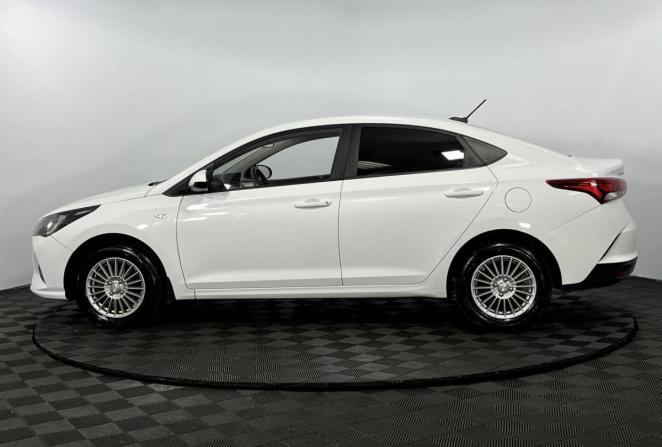 Hyundai Solaris II Рестайлинг с пробегом 2021 года, цена 1 550 000 рублей, 114665 км, седан, Автокод Объявления