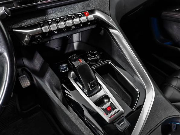 Peugeot 3008 II с пробегом 2017 года, цена 1 425 000 рублей, 231710 км, внедорожник, Автокод Объявления