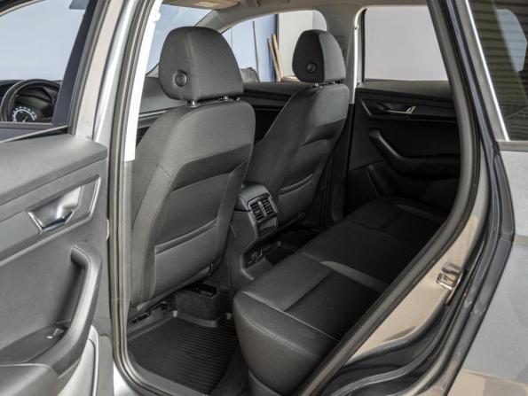 Skoda Karoq I с пробегом 2022 года, цена 2 330 000 рублей, 81452 км, внедорожник, Автокод Объявления