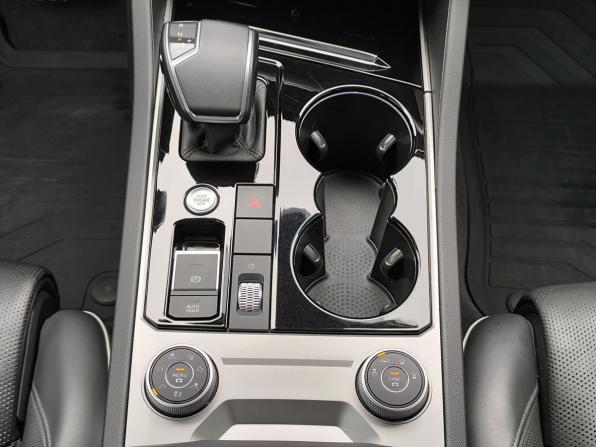 Volkswagen Touareg III с пробегом 2019 года, цена 4 595 000 рублей, 138965 км, внедорожник, Автокод Объявления