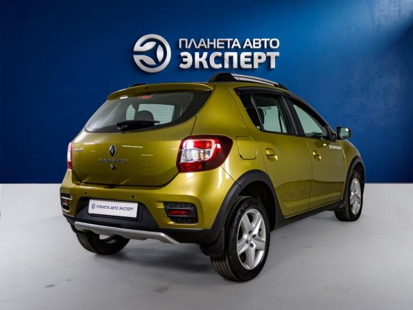 Renault Sandero II с пробегом 2015 года, цена 1 090 000 рублей, 61740 км, хэтчбек, Автокод Объявления